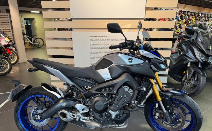 YAMAHA MT-09 SP 1