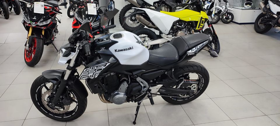 KAWASAKI Z 650 18