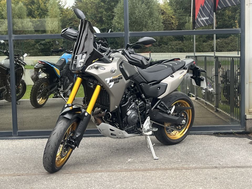 YAMAHA XTZ TENERE 700 1