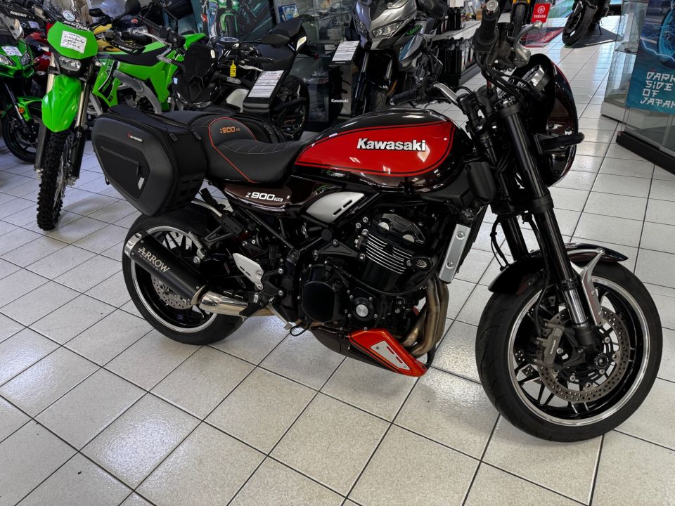 KAWASAKI Z 900 RS 9