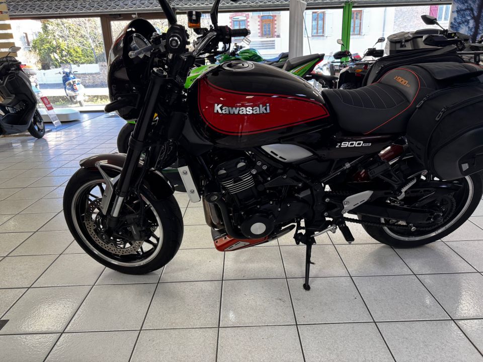 KAWASAKI Z 900 RS 27