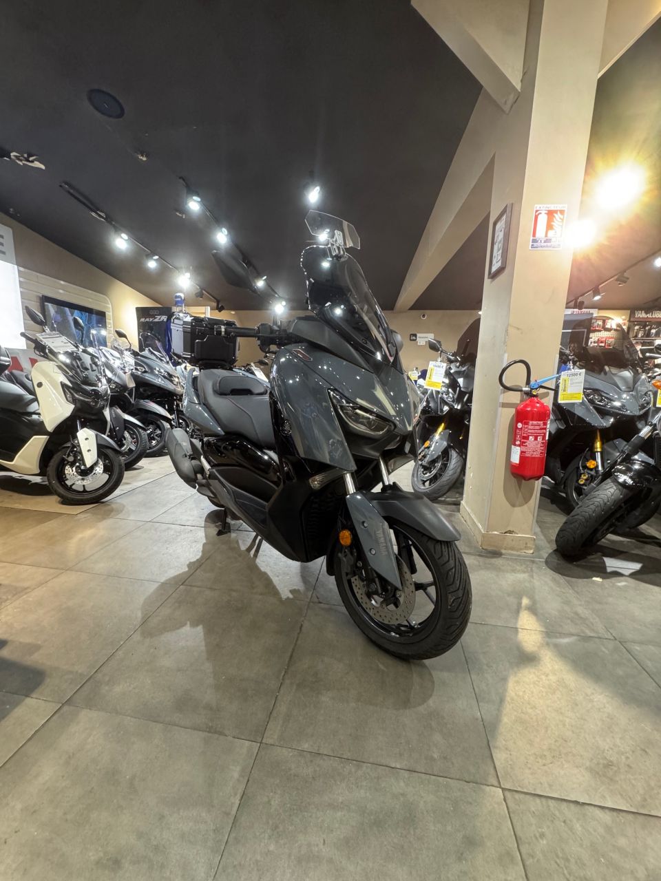 YAMAHA X-MAX 125 TECH MAX 0