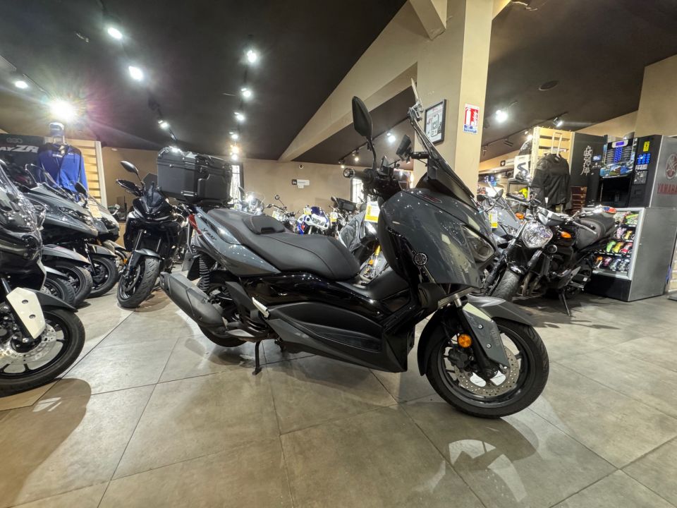 YAMAHA X-MAX 125 TECH MAX 2