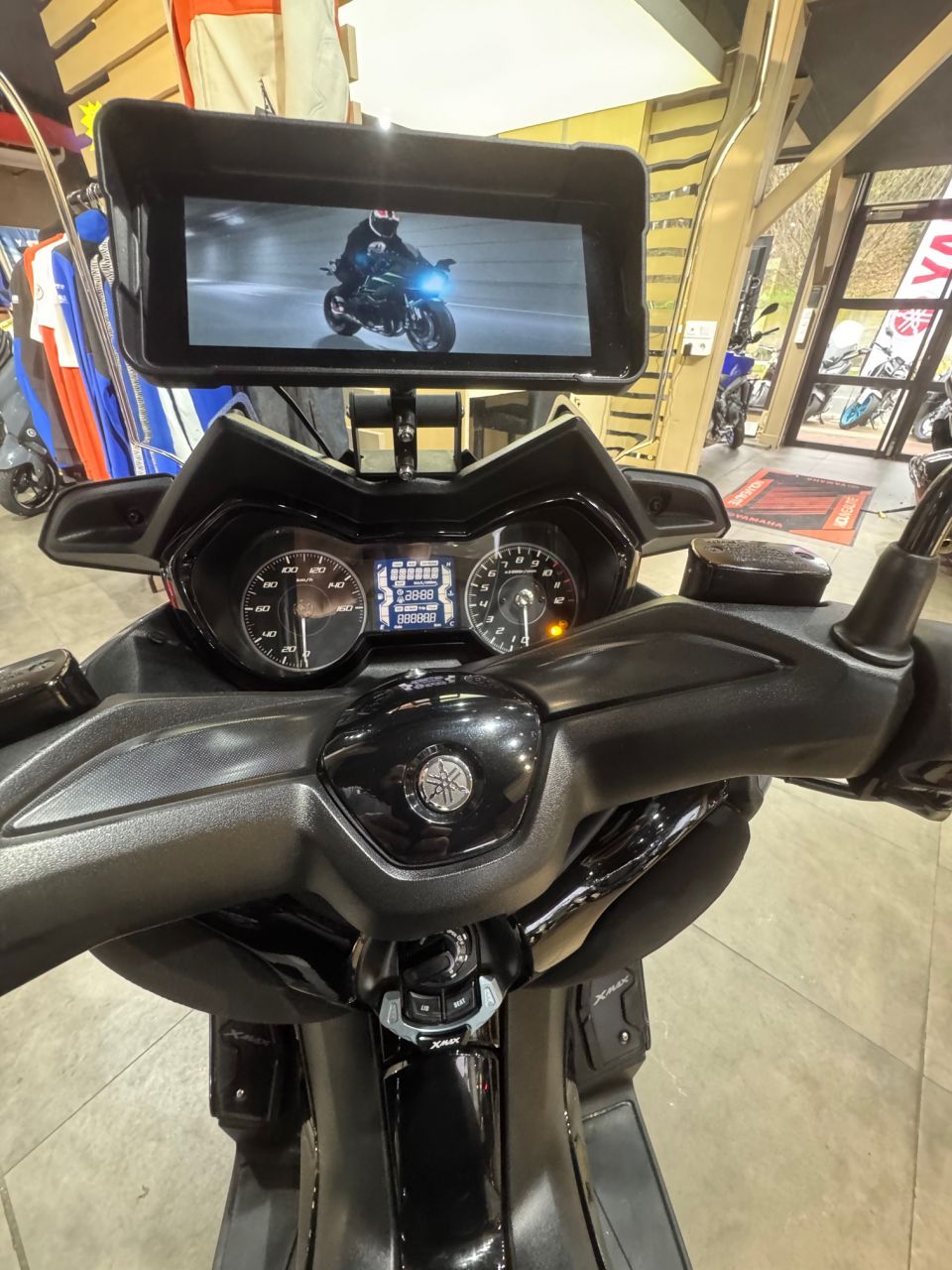 YAMAHA X-MAX 125 TECH MAX 6