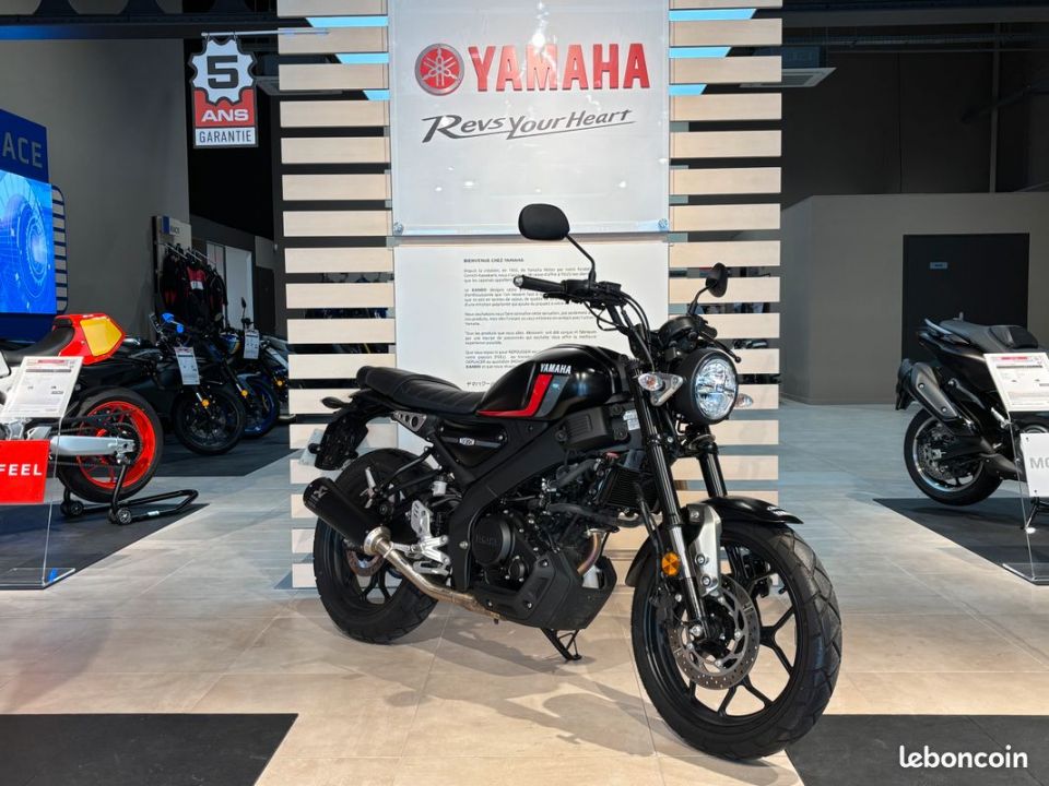 YAMAHA XSR 125 1