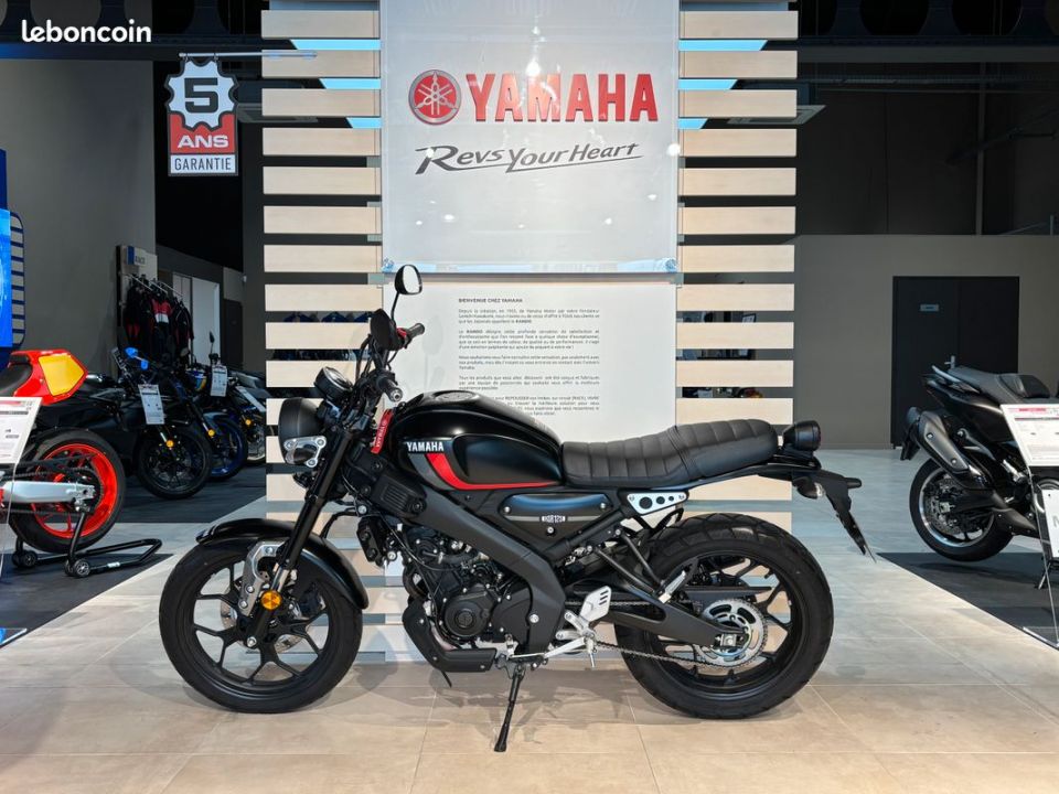 YAMAHA XSR 125 2
