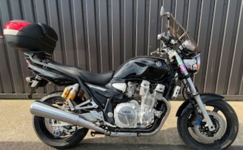 YAMAHA XJR 1300 0