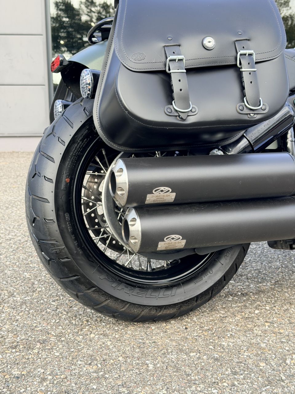 INDIAN CHIEF BOBBER DARK HORSE 2