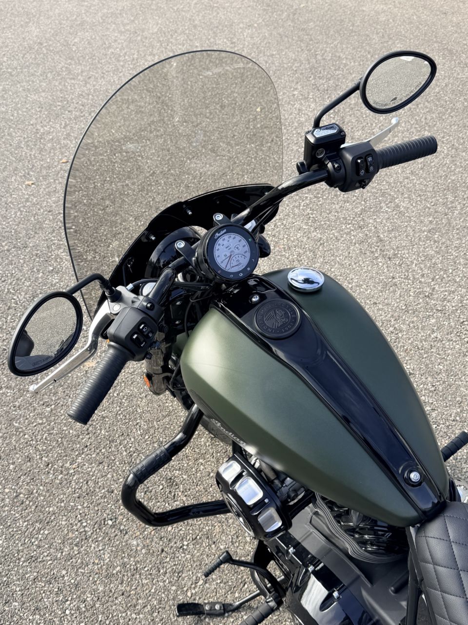 INDIAN CHIEF BOBBER DARK HORSE 7