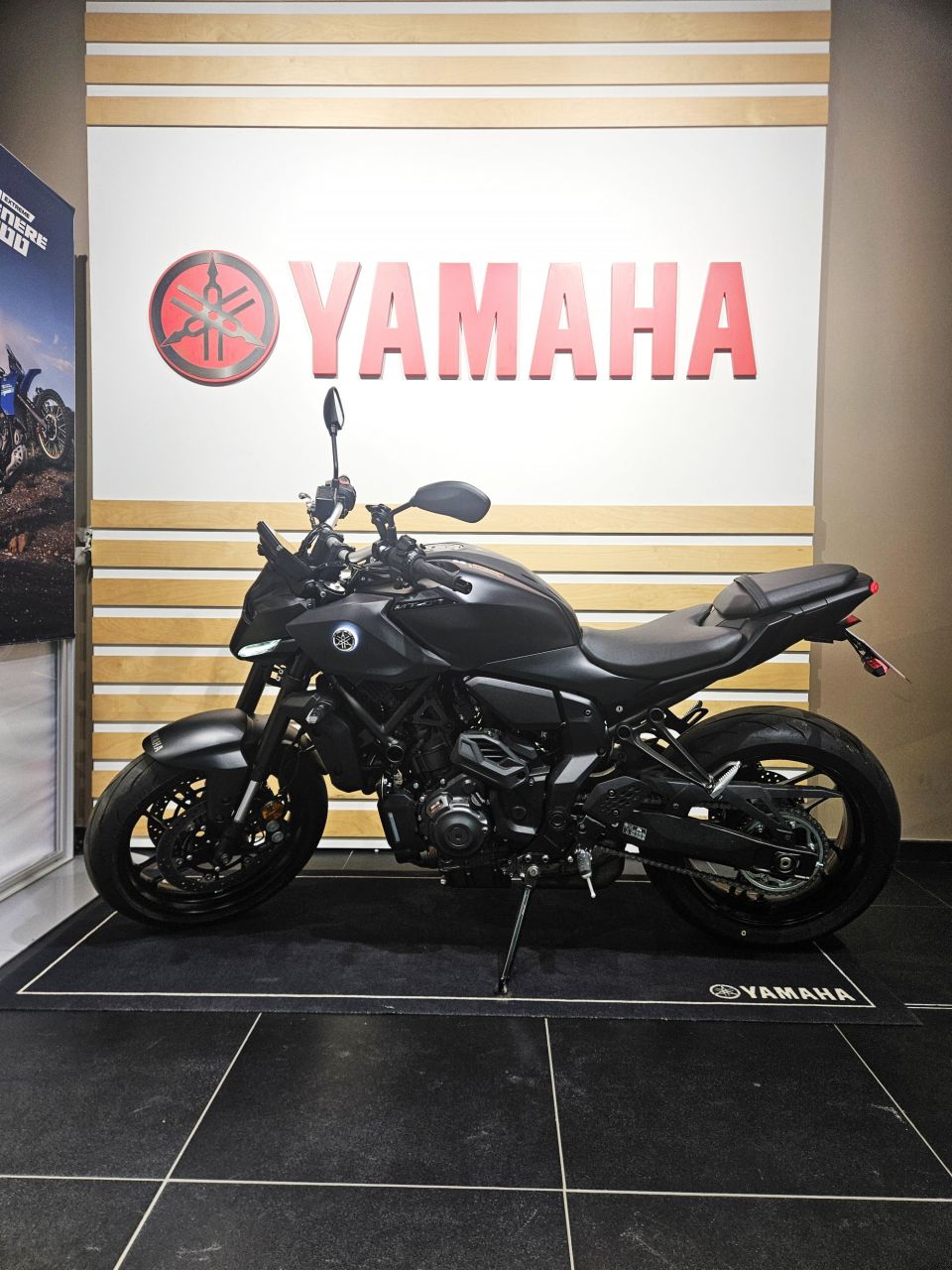YAMAHA MT-07 Y-AMT 4