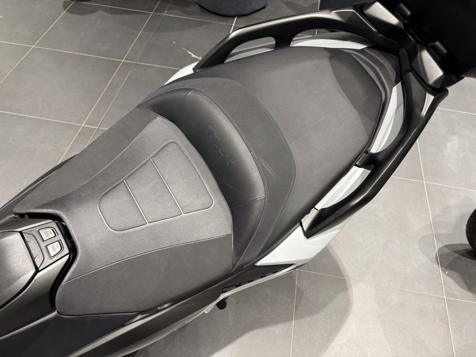 YAMAHA XP T-MAX 560 15