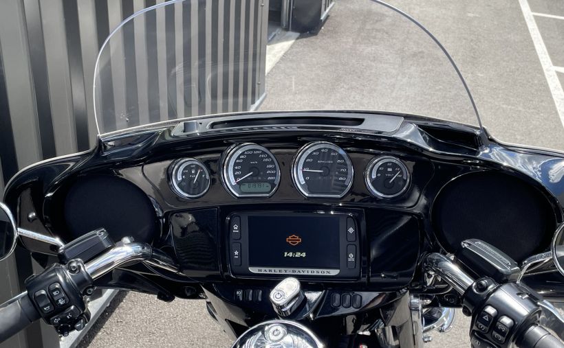 HARLEY-DAVIDSON TOURING FLHTK ULTRA LIMITED 1745 6