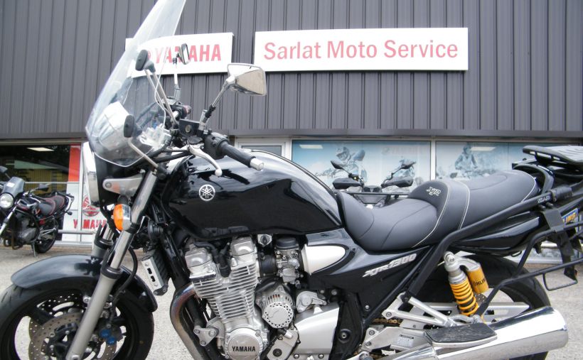 YAMAHA XJR 1300 2