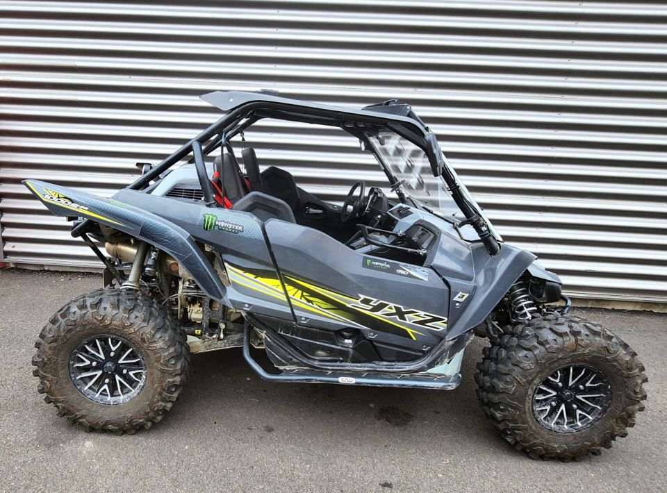 YAMAHA YXZ 1000R 9