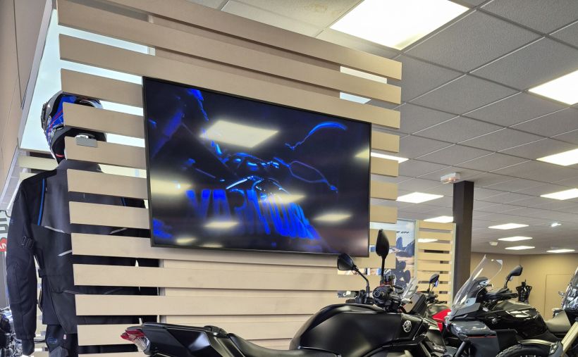 YAMAHA MT-09  Y-AMT 1