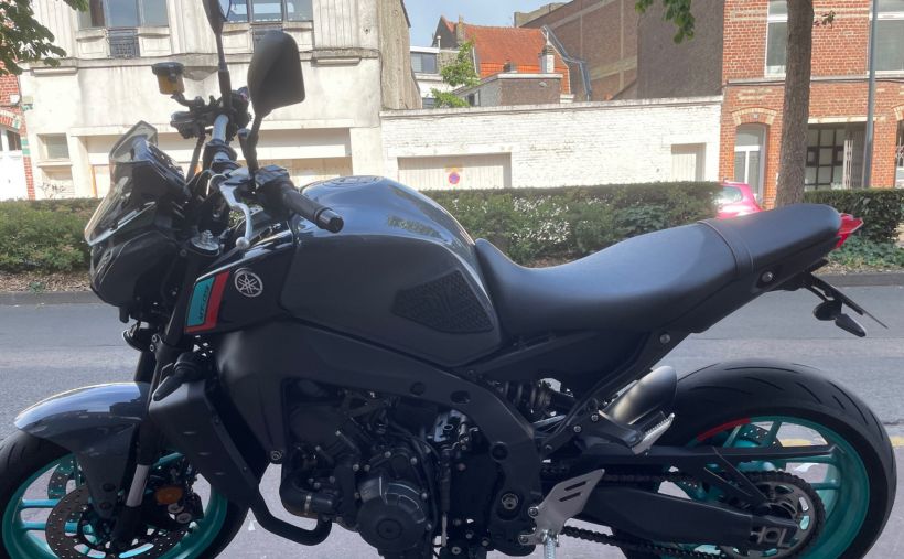 YAMAHA MT 09 4