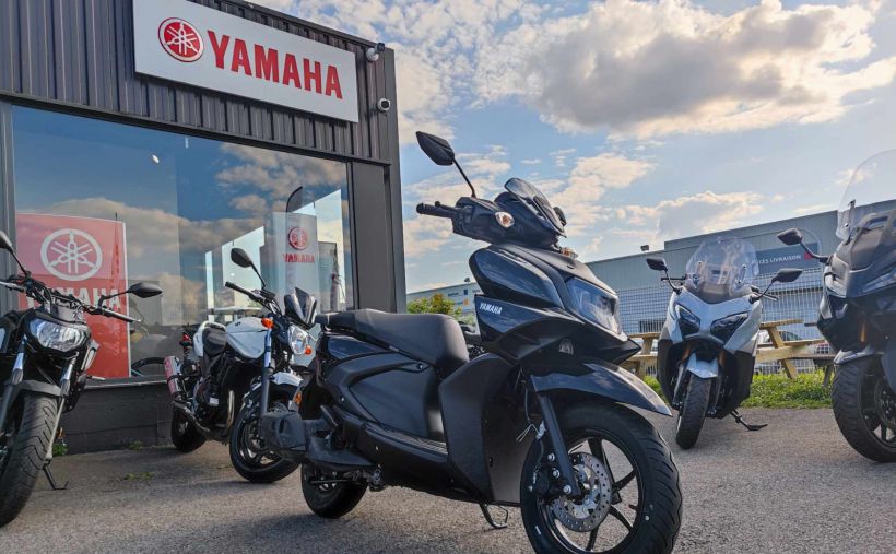 YAMAHA RayZR 125 0