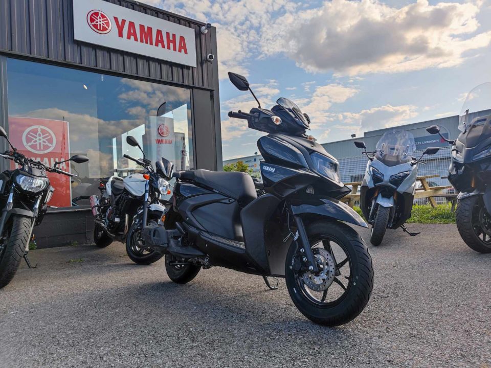YAMAHA RayZR 125 0