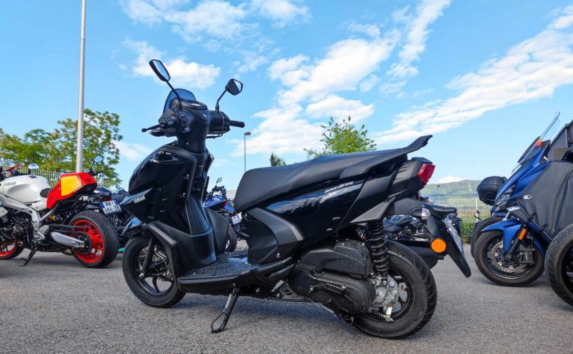 YAMAHA RayZR 125 2
