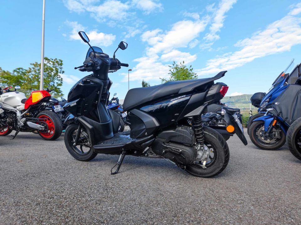 YAMAHA RayZR 125 2