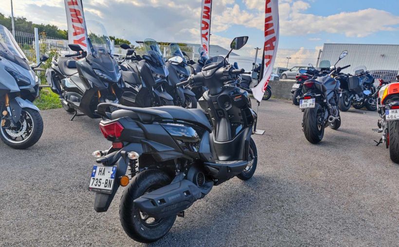YAMAHA RayZR 125 3