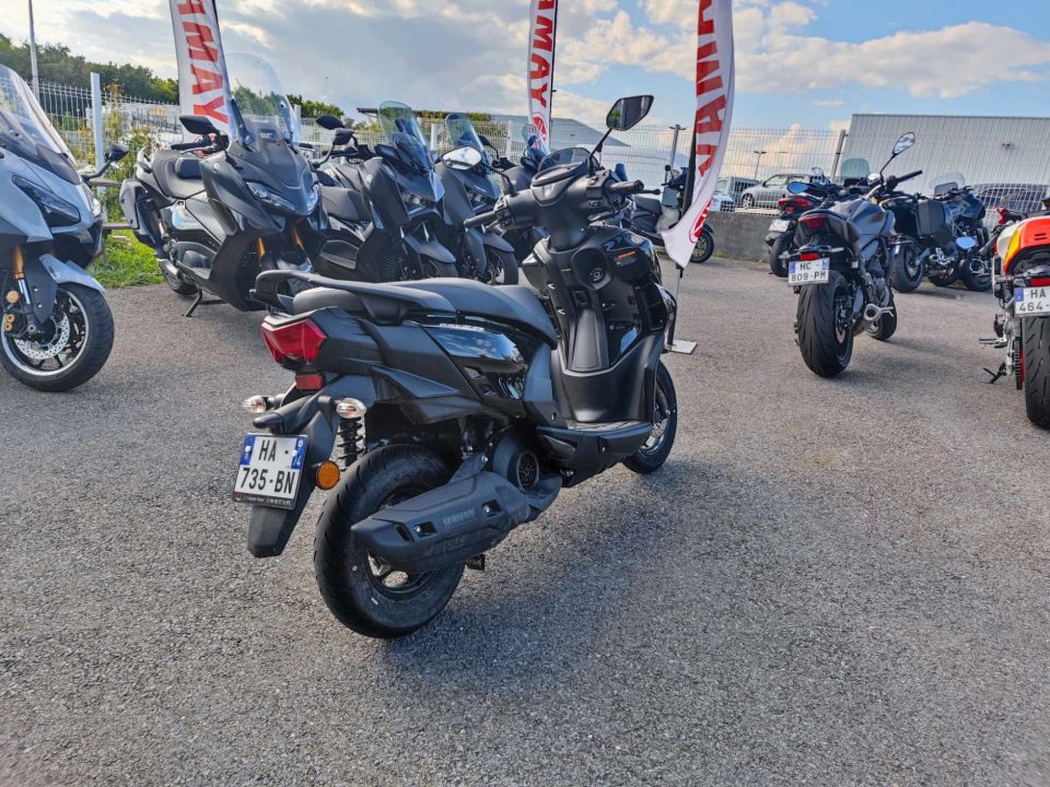 YAMAHA RayZR 125 3