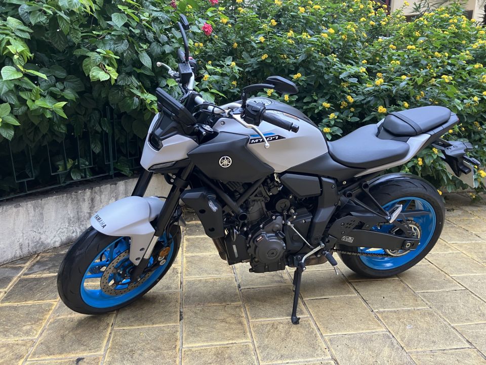 YAMAHA MT-07 4