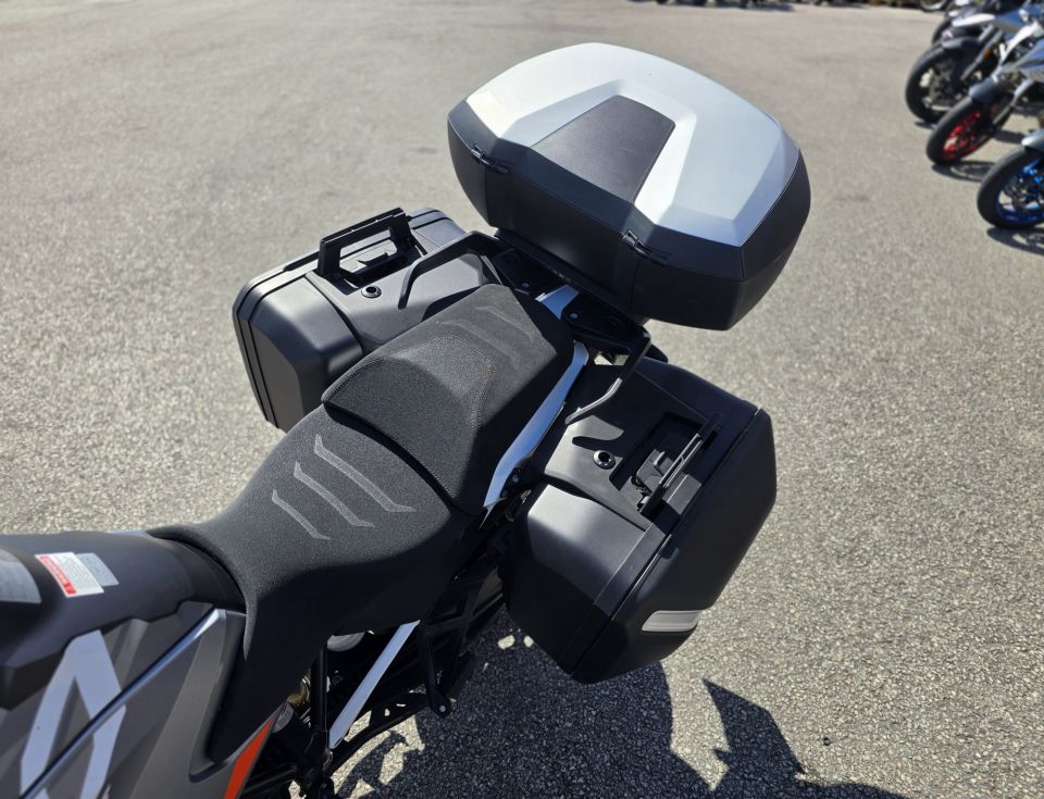 KTM 1290 SUPER ADVENTURE S 15