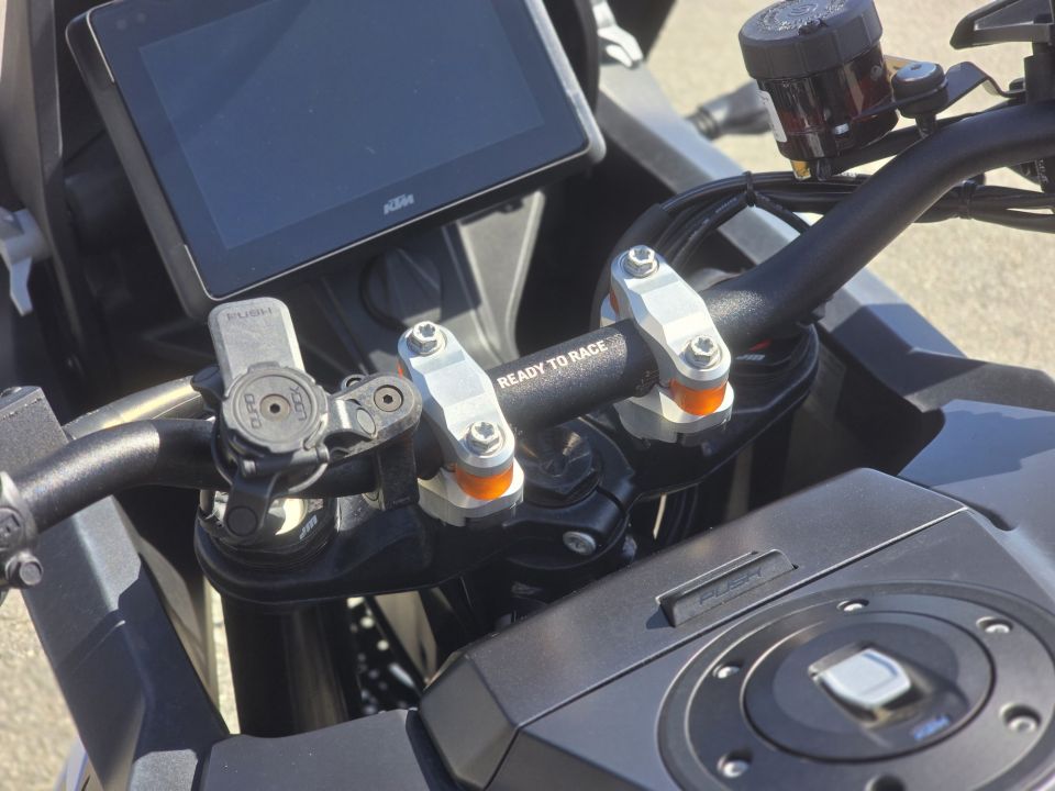 KTM 1290 SUPER ADVENTURE S 10