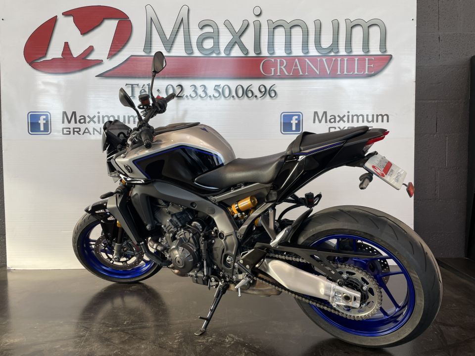 YAMAHA MT-09 SP 24