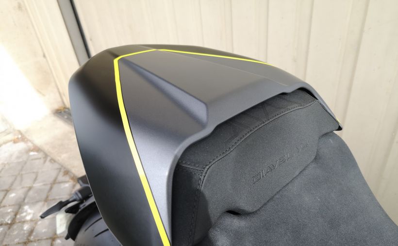 DUCATI DIAVEL V4 8