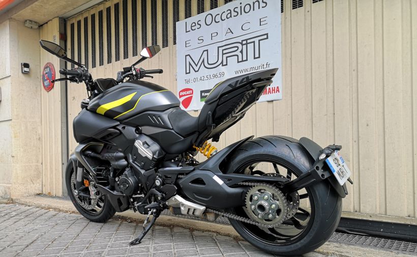 DUCATI DIAVEL V4 36