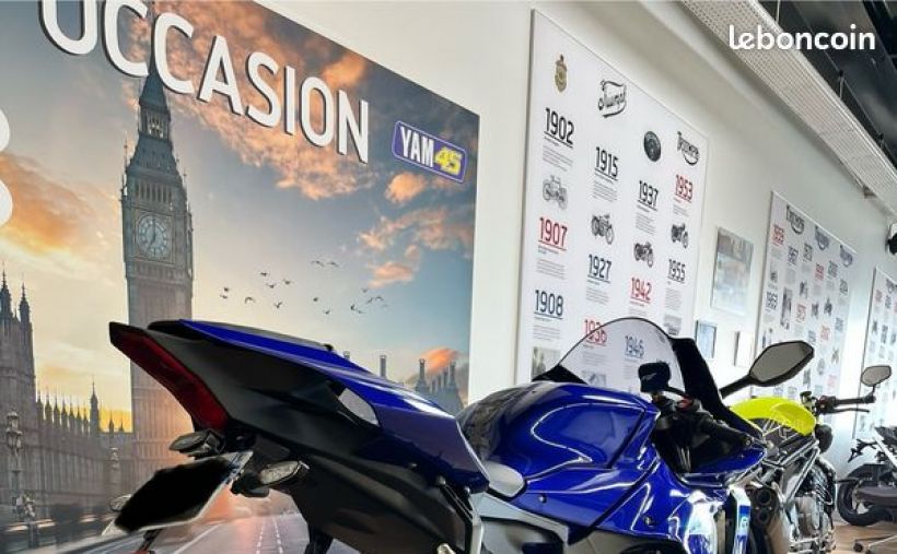 YAMAHA YZF 1000 R1 3
