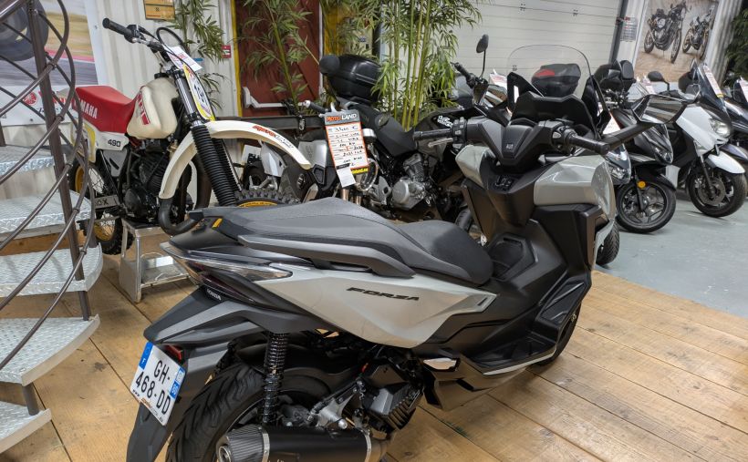 HONDA NSS FORZA 125 10