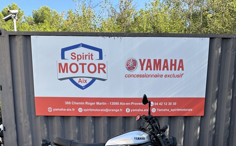 YAMAHA XSR 700 LEGACY 1