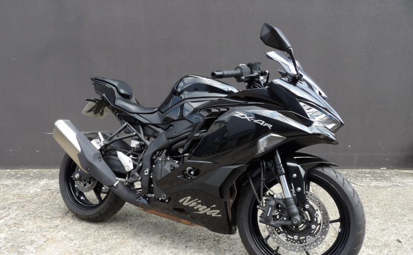 KAWASAKI Ninja ZX-4R 1