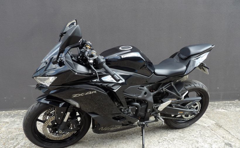 KAWASAKI Ninja ZX-4R 3