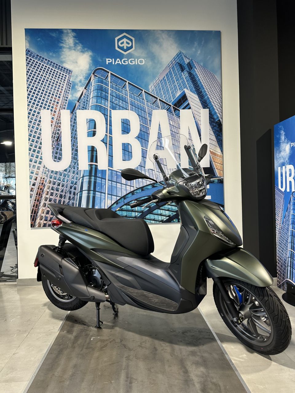 PIAGGIO BEVERLY S 400 13