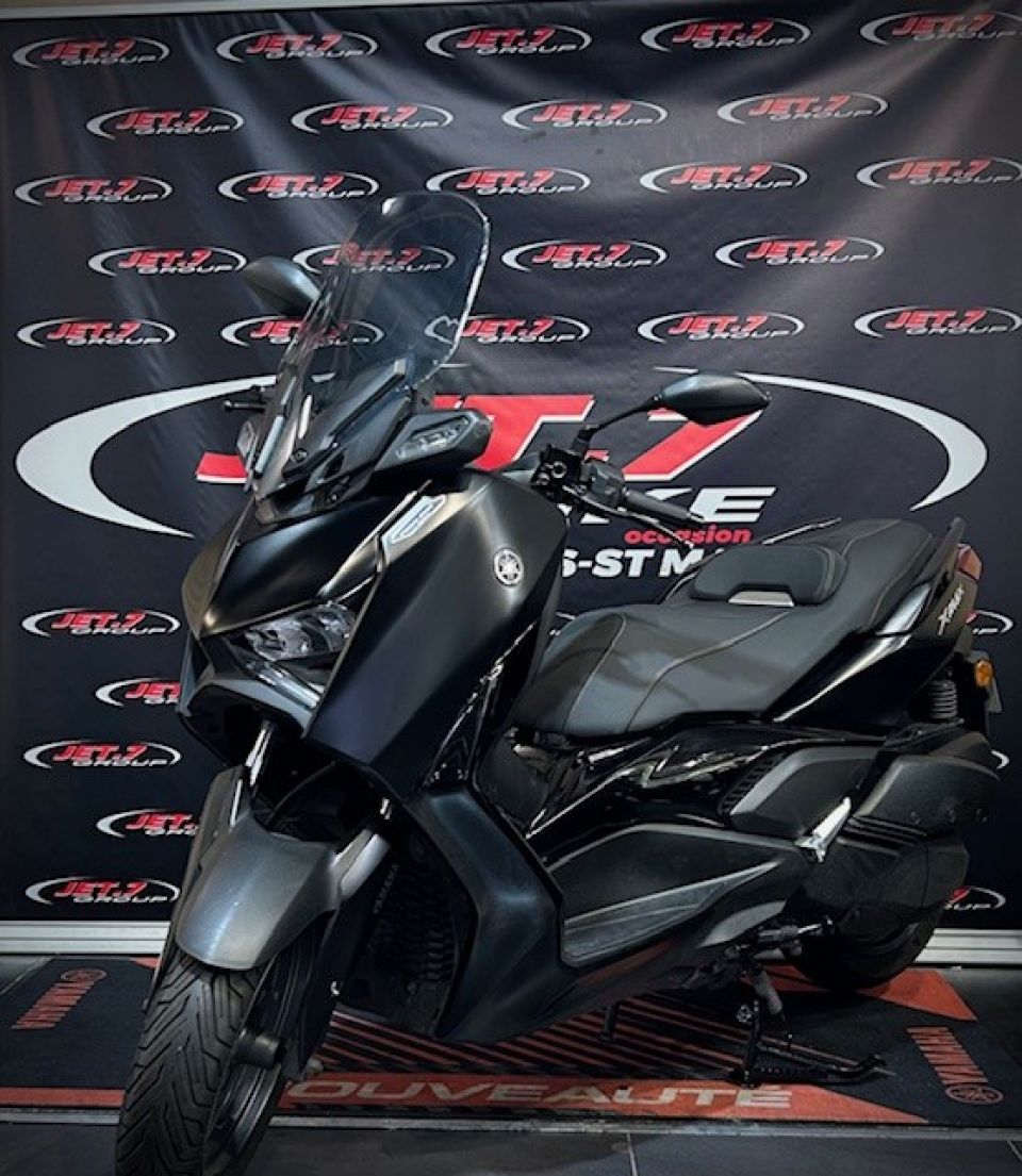YAMAHA XMAX 300 Tech Max 1