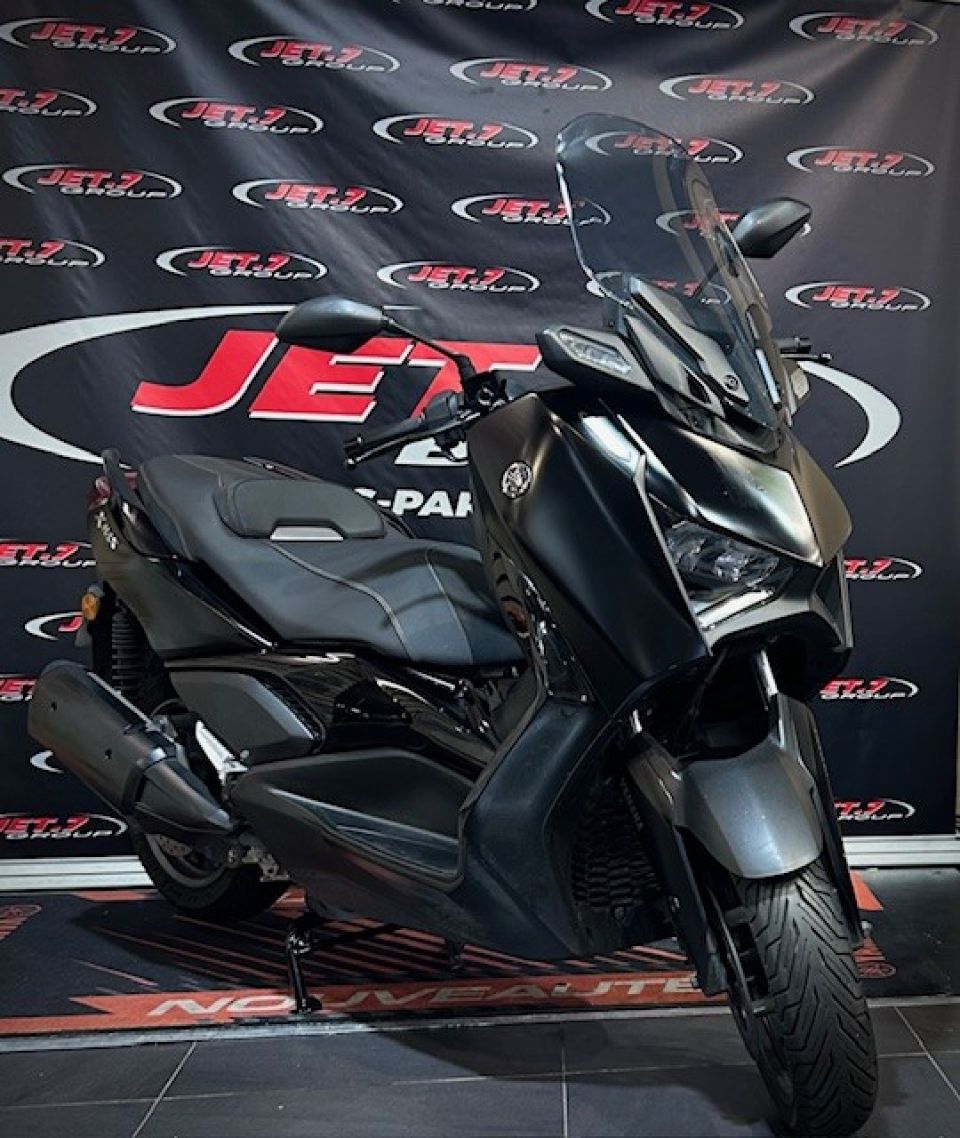 YAMAHA XMAX 300 Tech Max 0