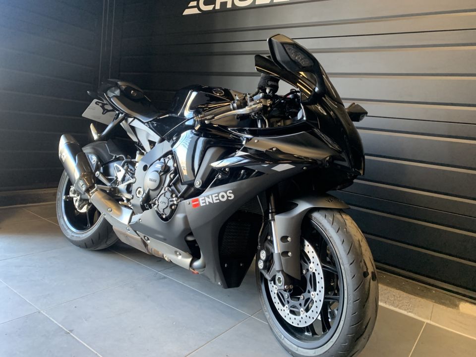 YAMAHA YZF 1000 R1 4