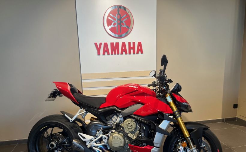 DUCATI STREETFIGHTER V4S 2
