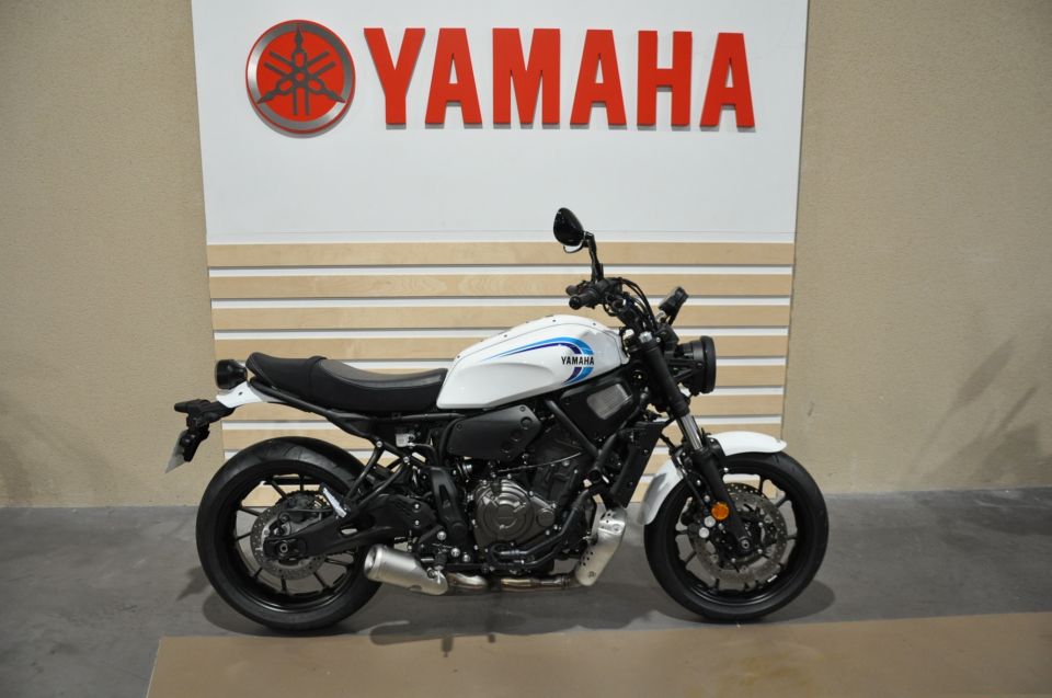 YAMAHA XSR 700 0