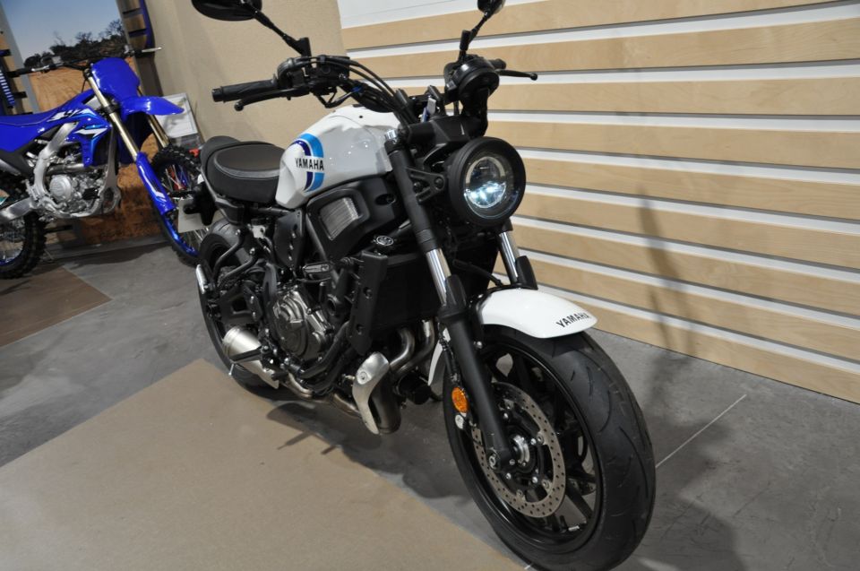 YAMAHA XSR 700 6