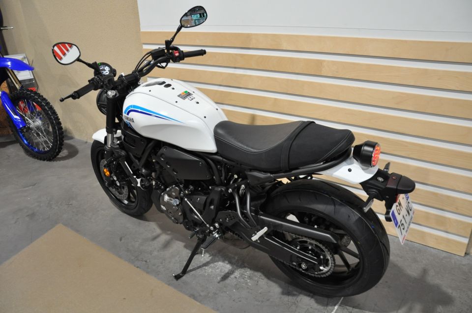 YAMAHA XSR 700 14