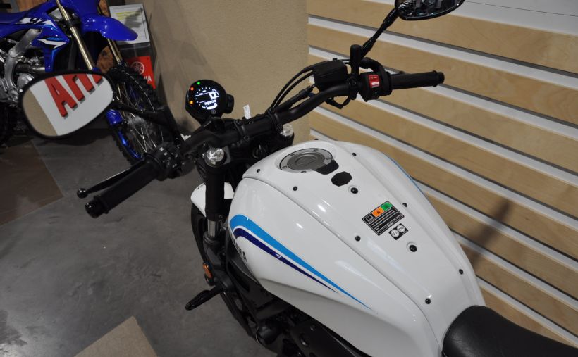 YAMAHA XSR 700 15