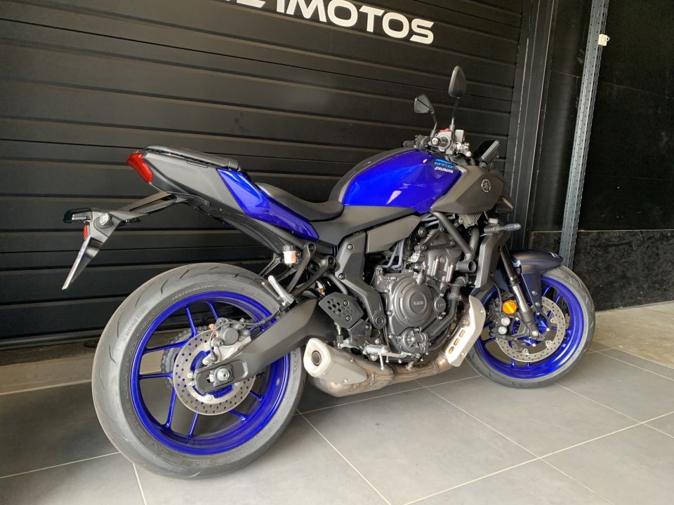 YAMAHA MT-07 12