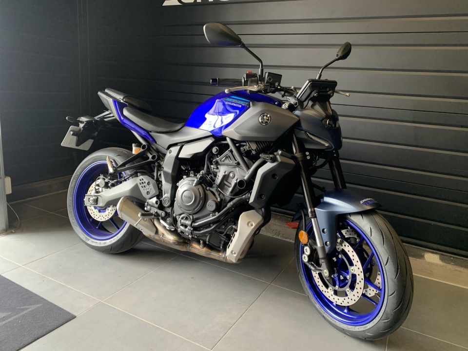 YAMAHA MT-07 16