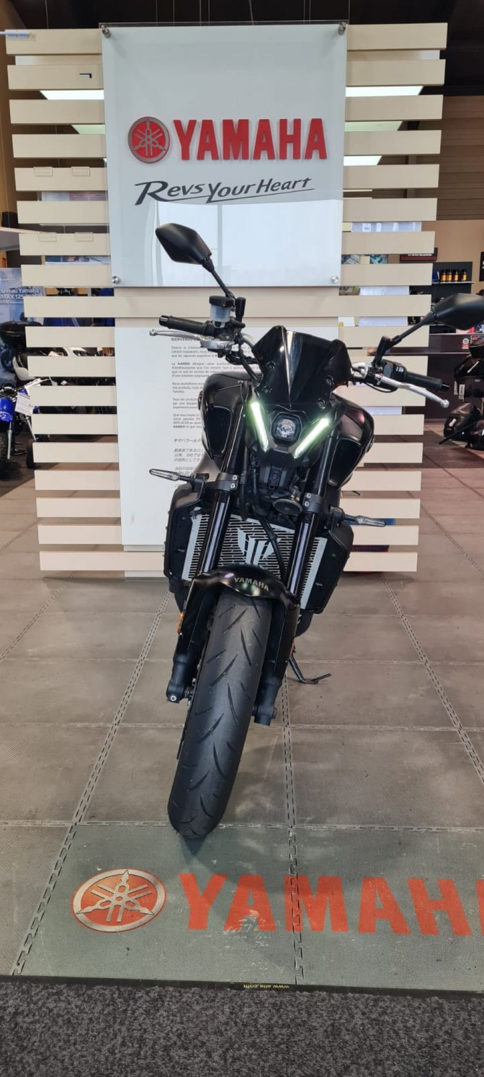 YAMAHA MT-09 2