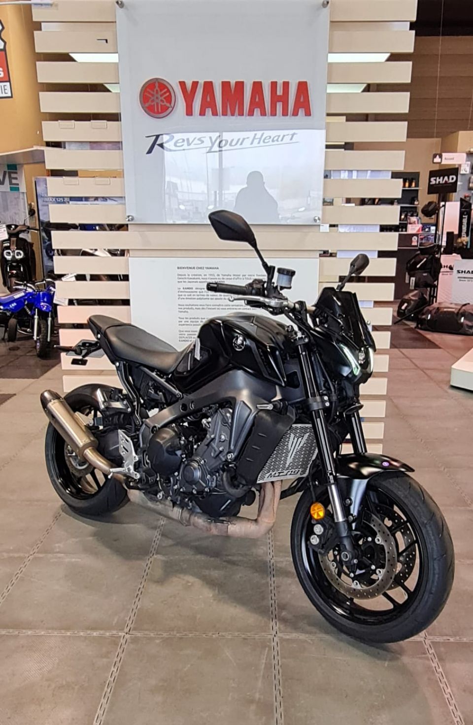 YAMAHA MT-09 0